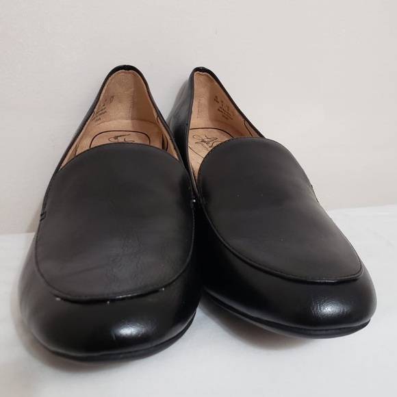 Life Stride All Black Walk-All-Day Loafer Heels - Picture 3 of 4